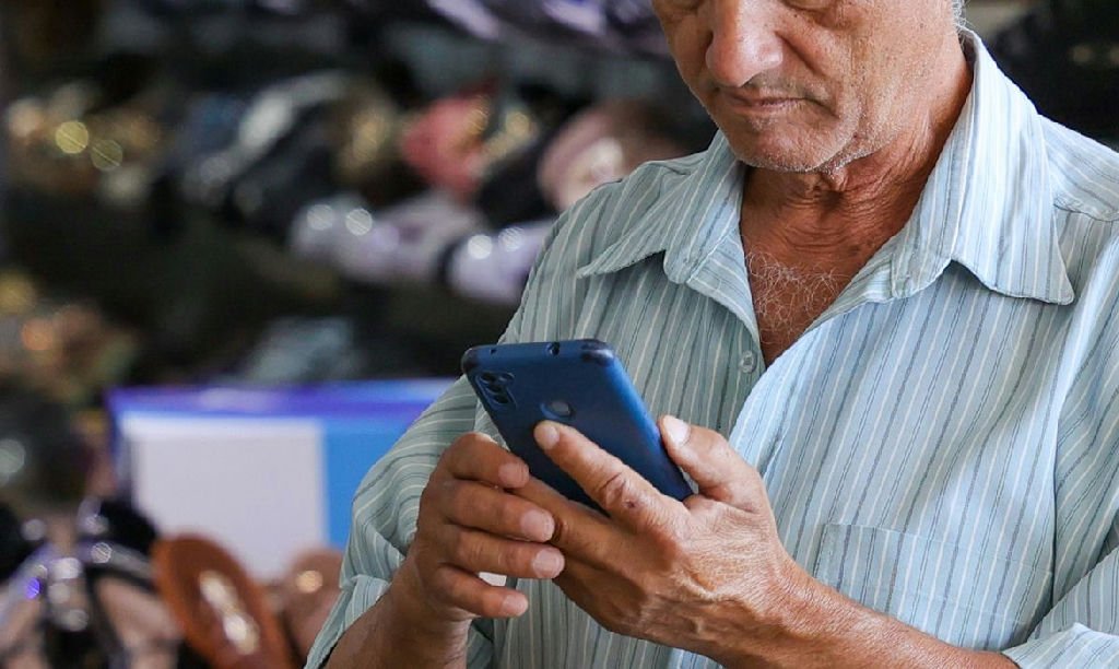 Famílias brasileiras perderam R$ 62,5 bilhões com apostas em 2025