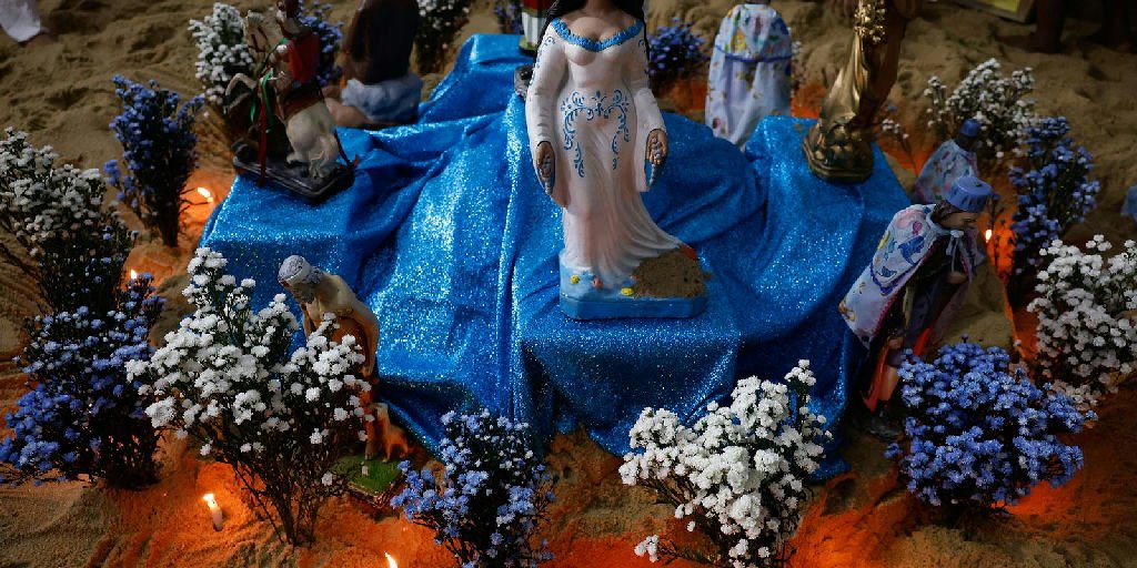 Festa de Iemanjá movimenta praias de Fortaleza neste fim de semana