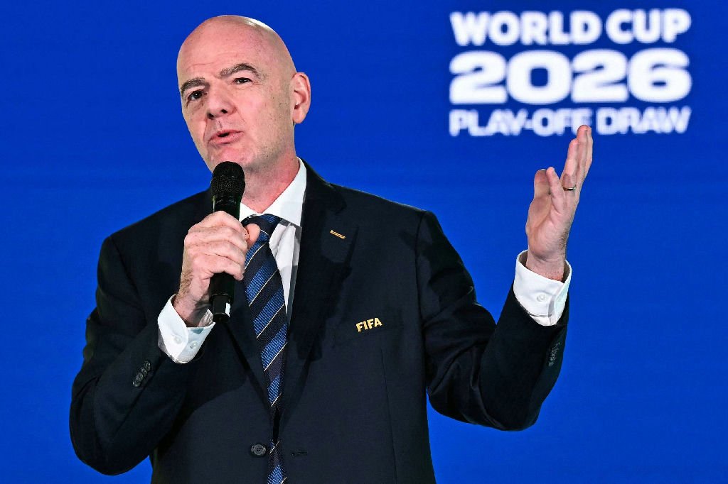 Fifa enfrenta crise após ultimato para venda de participação na Copa do Mundo