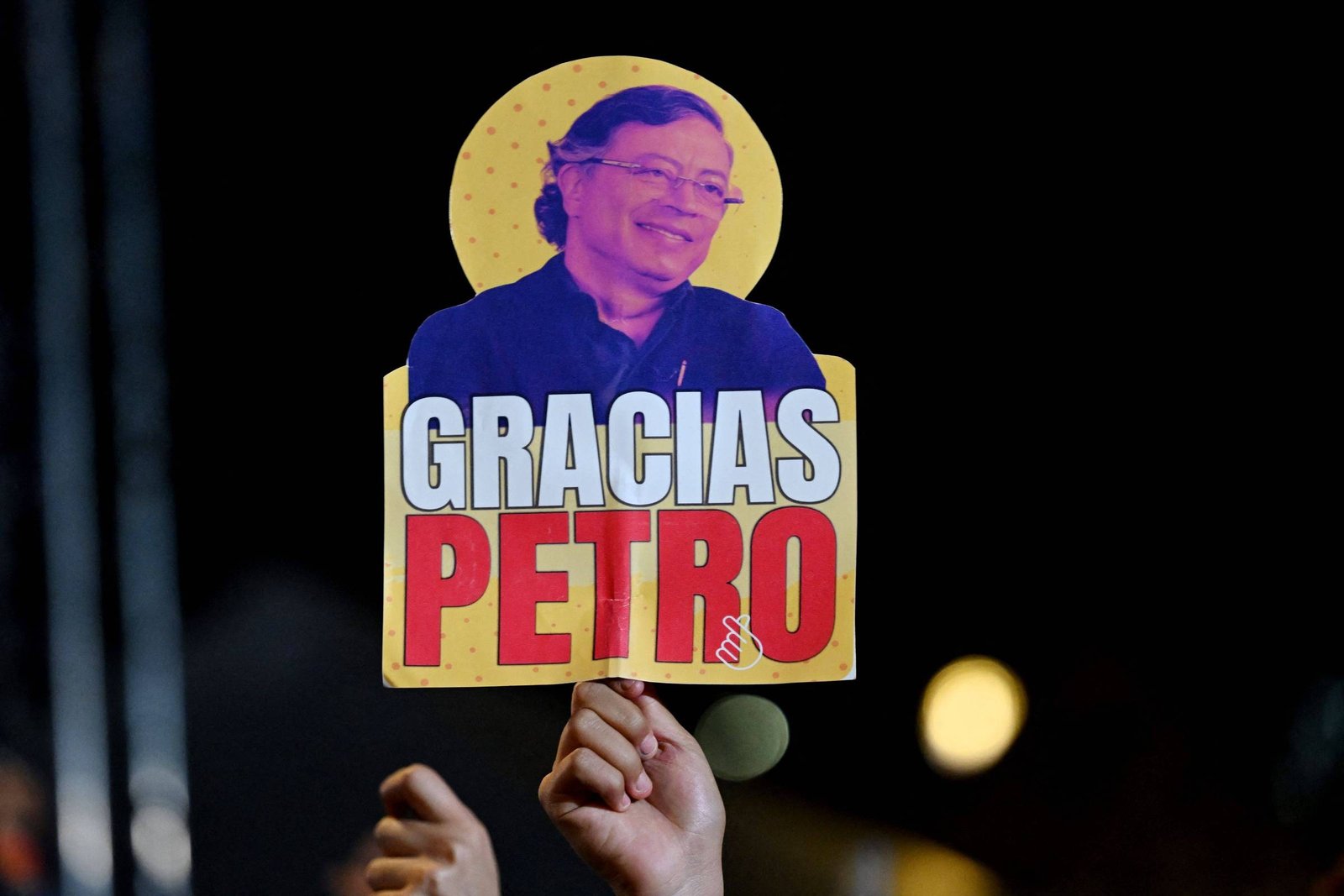 Gustavo Petro encerra mandato e deixa esquerda fortalecida na Colômbia