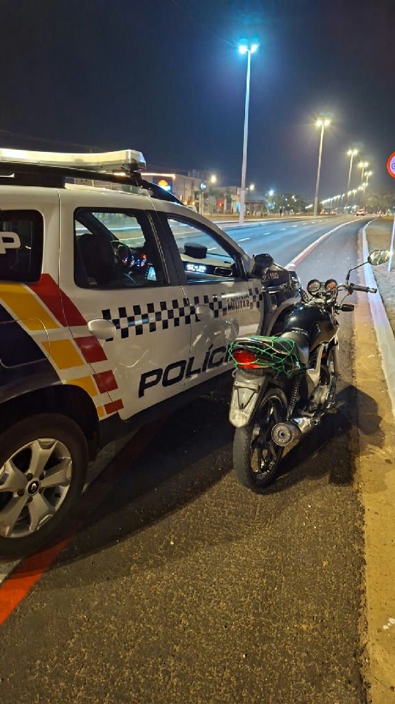 Homem é detido em Rondonópolis por pilotar motocicleta sem placa e sem habilitação