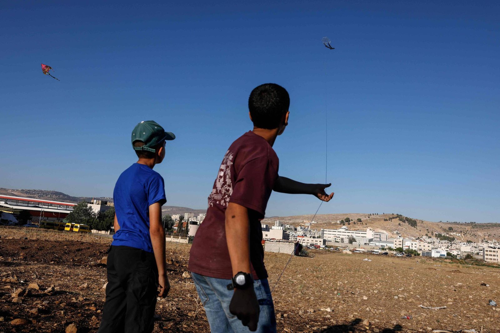 Israel intensifica bombardeios na Faixa de Gaza e causa mortes