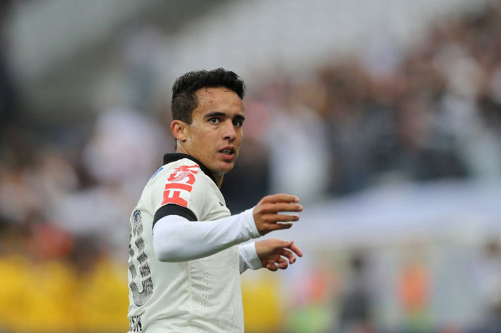 Jadson, ex-jogador do Corinthians e São Paulo, é liberado após prisão por violência doméstica
