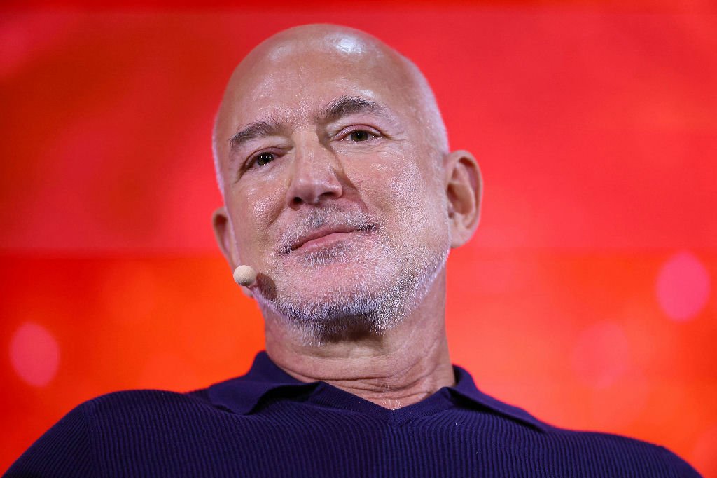 Jeff Bezos está próximo de adquirir participação no Liverpool