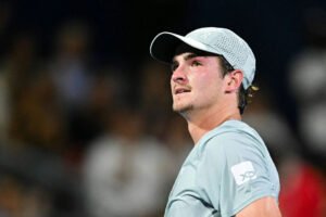 João Fonseca busca terceira vitória sobre top 10 contra Ben Shelton no Canadá