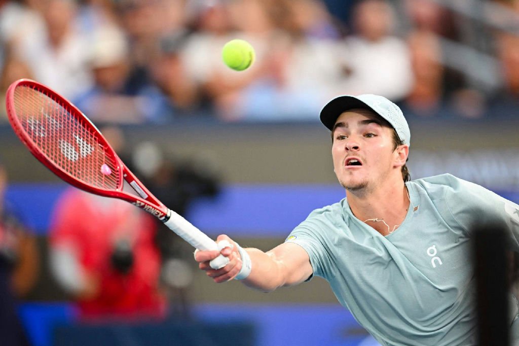 João Fonseca é eliminado do Masters 1000 do Canadá após derrota para Ben Shelton