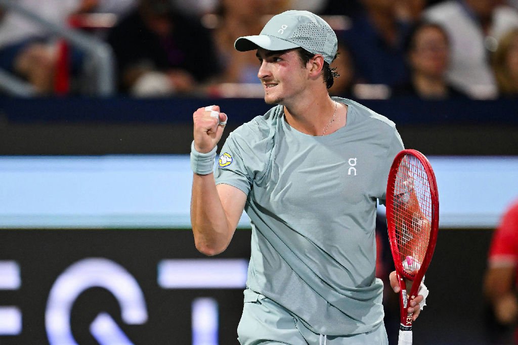 João Fonseca vence Casper Ruud e avança às oitavas de final no Masters 1000 do Canadá