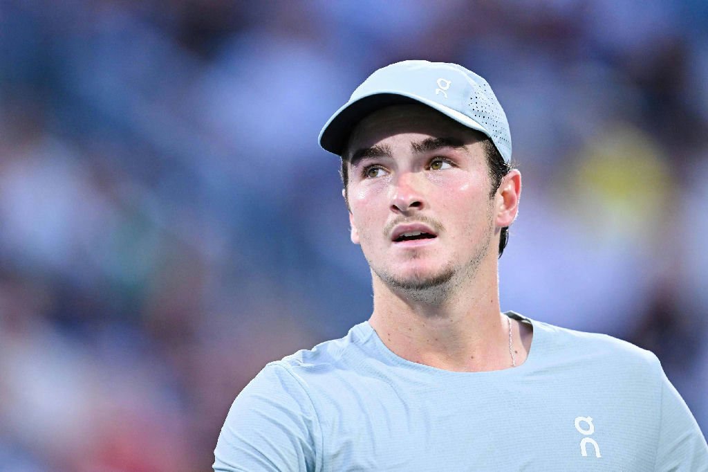 João Fonseca vence holandês em sua estreia no Masters 1000 de Cincinnati