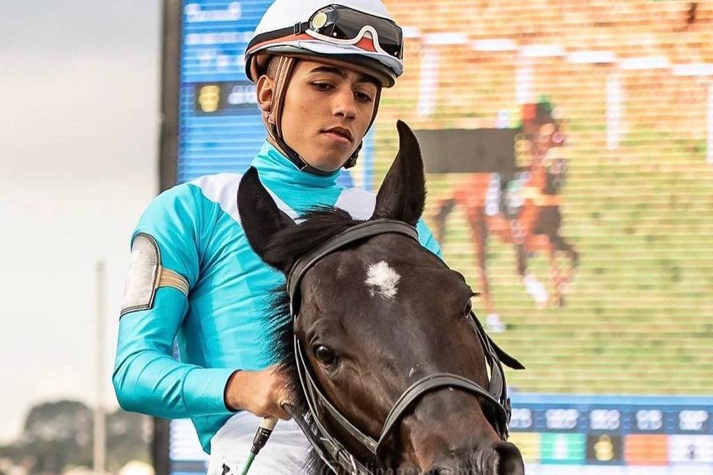 Jóquei Leandro Henrique morre após queda em páreo no Jockey Club do Rio