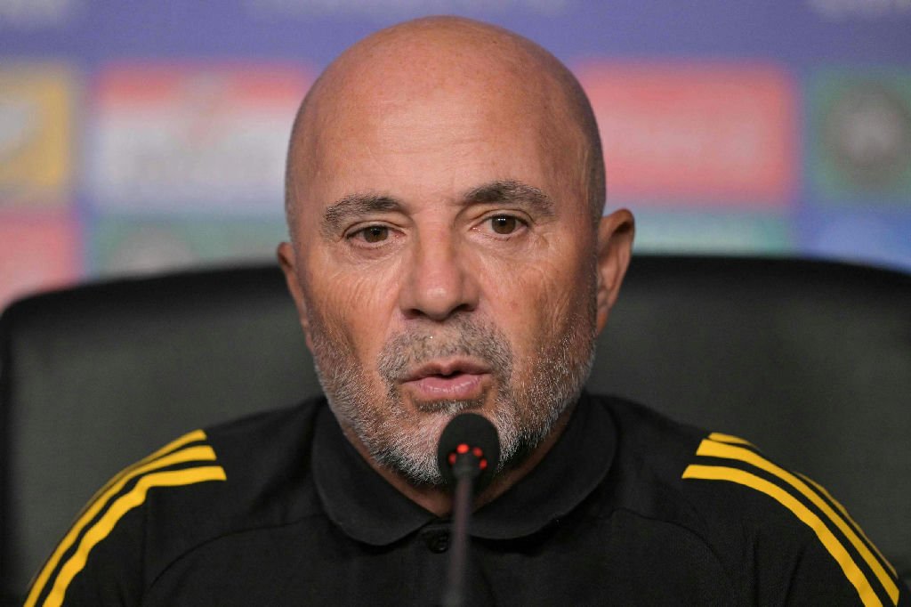 Jorge Sampaoli conquista sua primeira vitória como técnico no futebol argentino após 30 anos