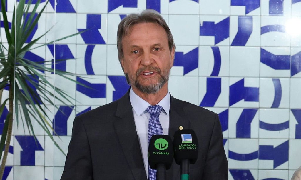 Líder do PT é atendido após mal-estar e votações na Câmara são suspensas