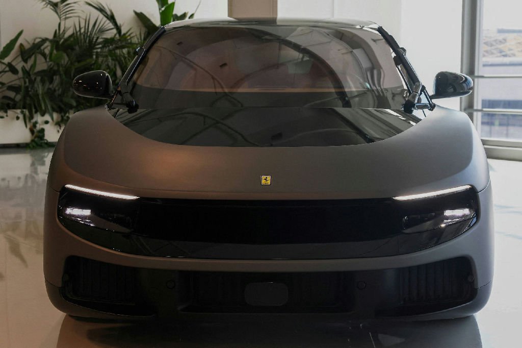 Luce, o primeiro veículo elétrico da Ferrari, é leiloado por US$ 40 milhões