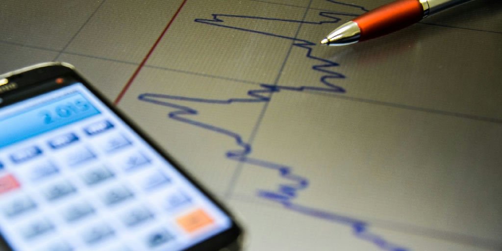 Mercado revisa para baixo expectativa de crescimento da economia em 2026