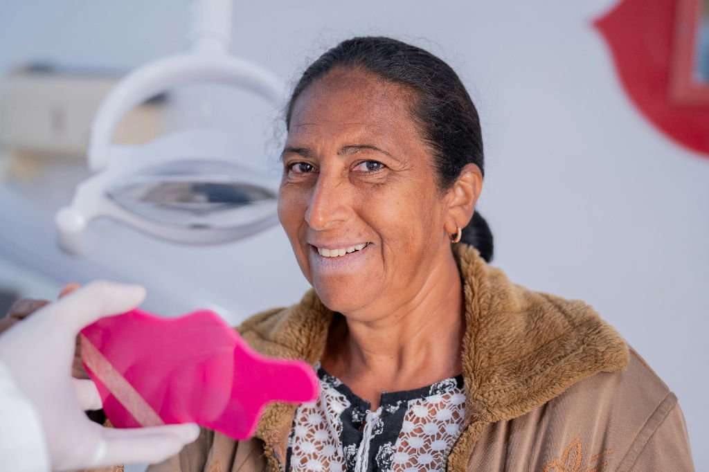 Mutirão em Rondonópolis promove entrega de próteses dentárias e resgata sorrisos