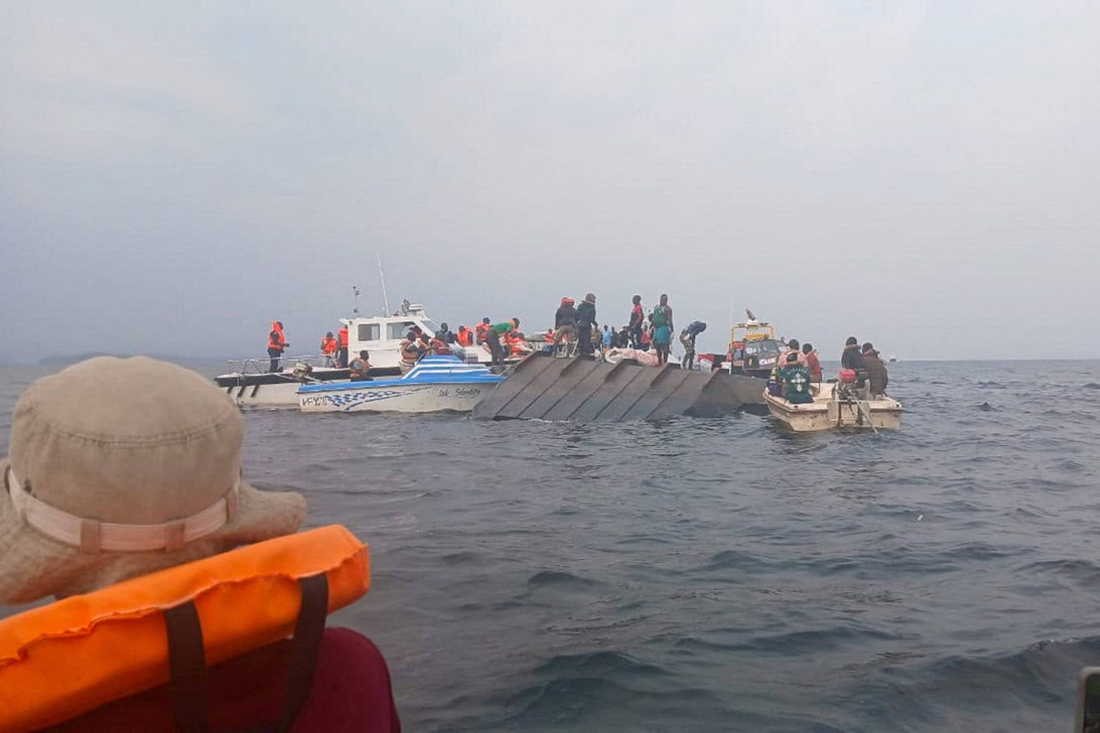 Número de mortos em naufrágio de balsa no Zimbábue sobe para 84