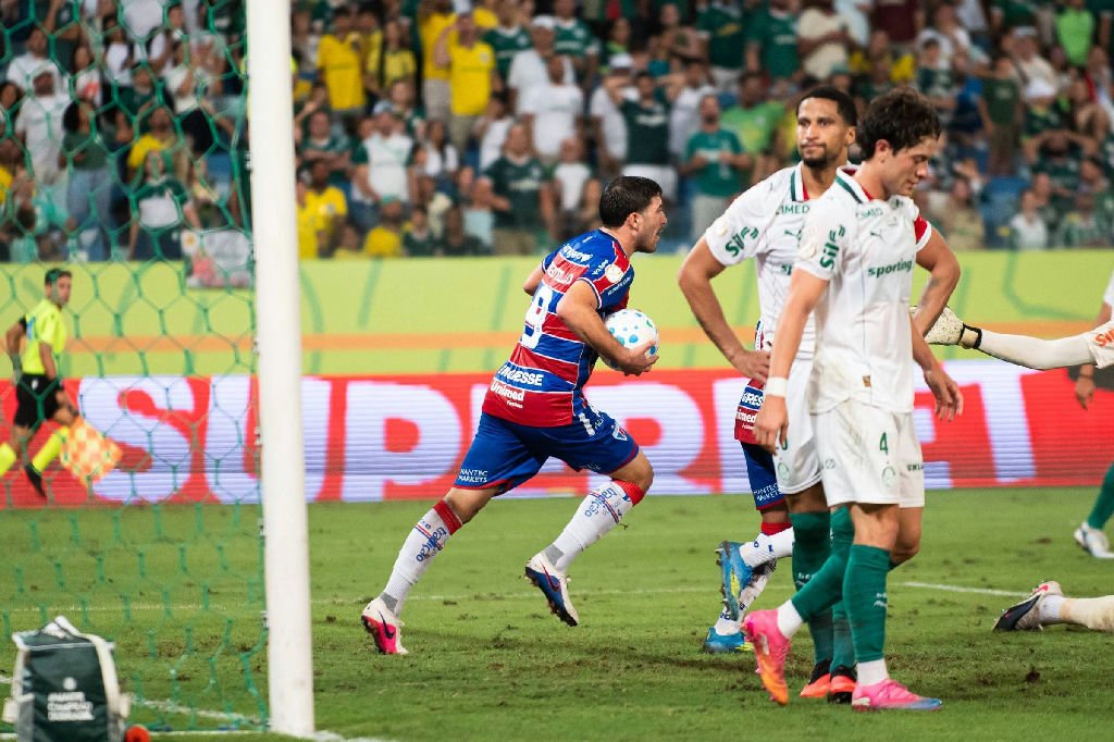Palmeiras avança às quartas de final da Copa do Brasil mesmo com derrota