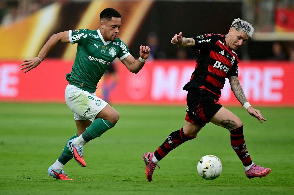 Palmeiras e Flamengo enfrentam déficits financeiros no primeiro semestre, mesmo com elencos valiosos