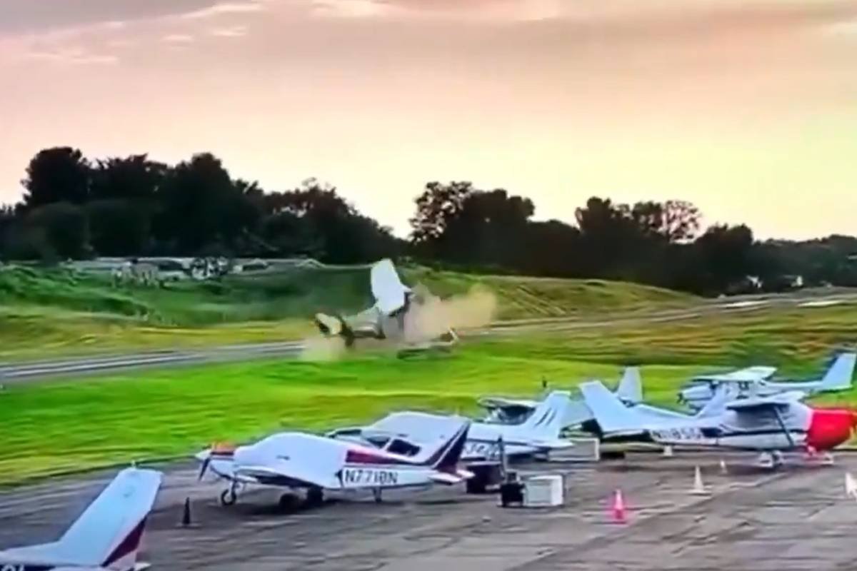 Piloto morre após colisão de avião com helicóptero da polícia na Pensilvânia