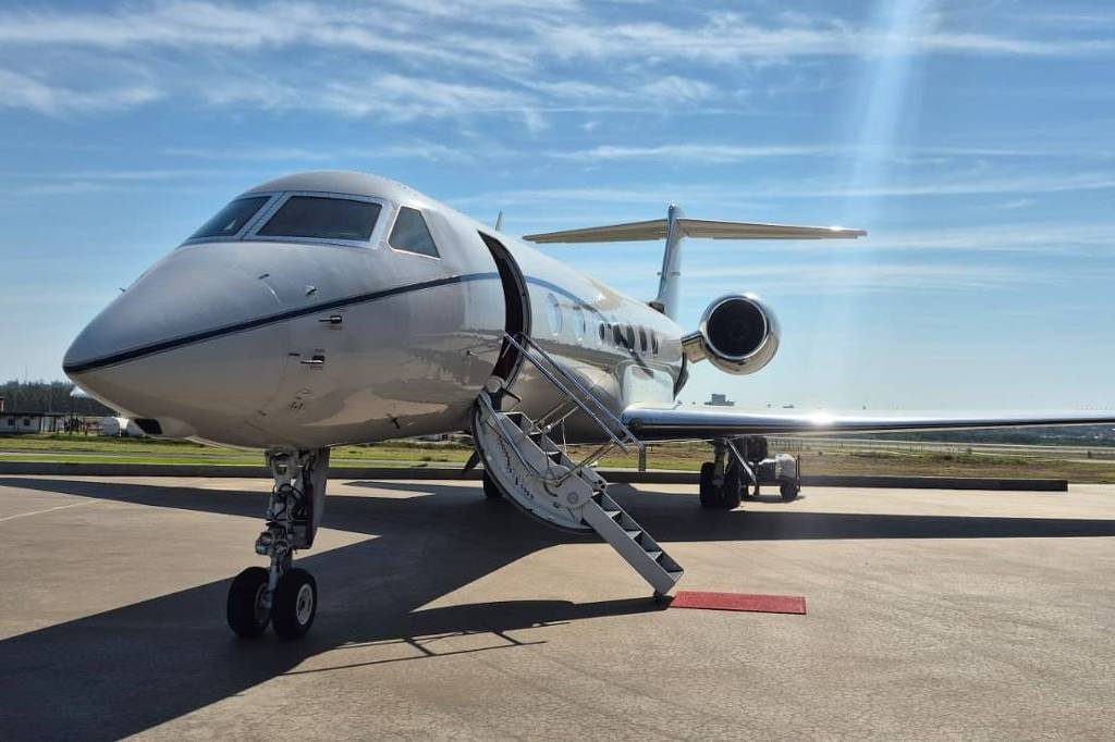 Polícia Federal apreende avião de Daniel Vorcaro no Paraguai