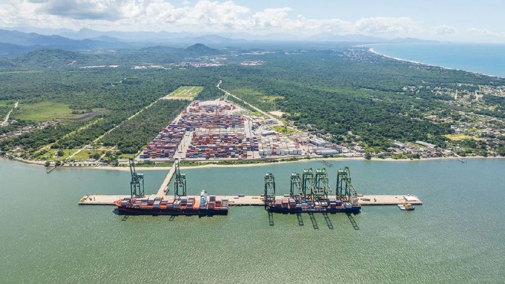 Porto Itapoá ganha rota direta para a Europa e potencializa demanda logística