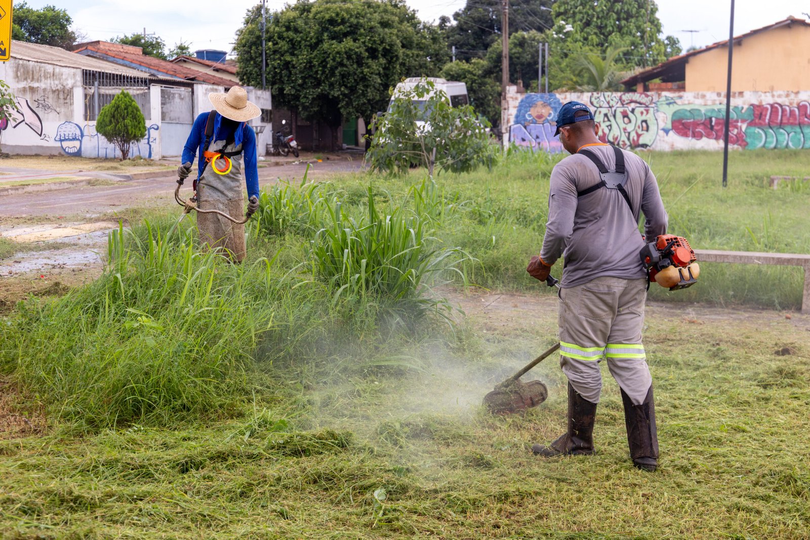 Prefeitura intensifica limpeza de áreas públicas para prevenir queimadas em Rondonópolis