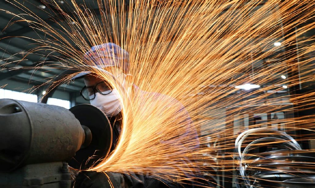 Produção industrial brasileira registra queda de 1,8% entre maio e junho