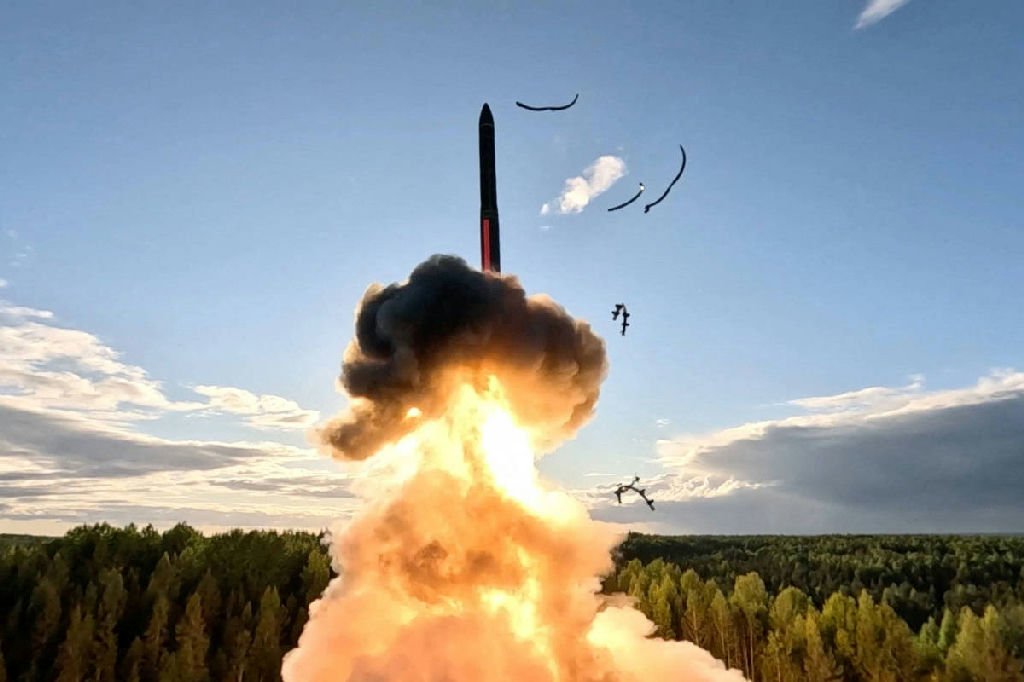 Putin realiza teste de míssil nuclear em meio à tensão com a Otan
