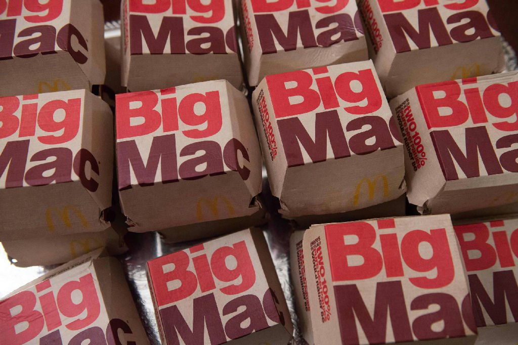 Quarenta anos do índice Big Mac: uma análise do valor das moedas