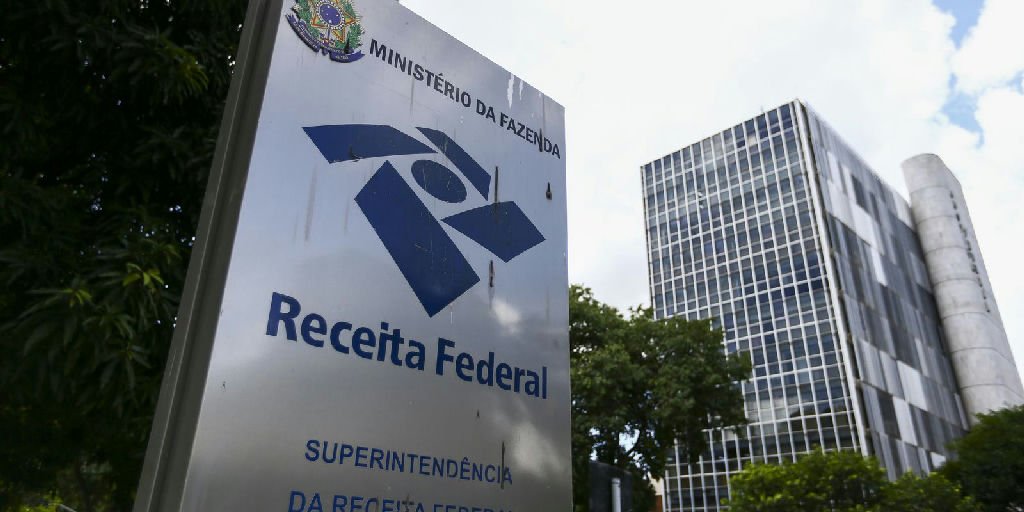 Receita Federal arrecada R$ 3,1 bilhões com imposto sobre dividendos em 2026