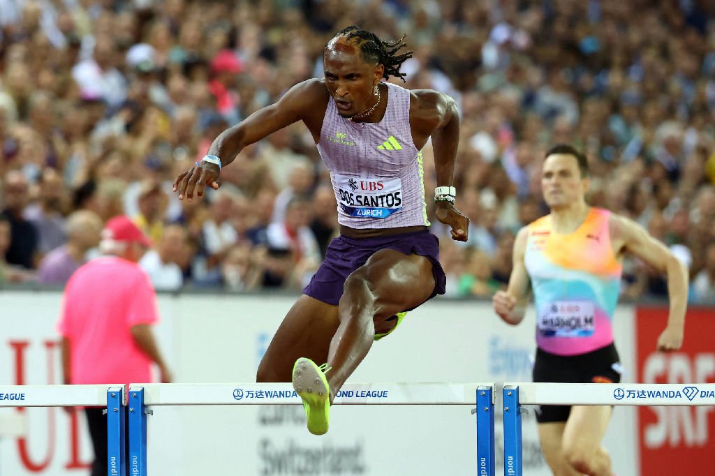 Recorde de Alison dos Santos pode inspirar nova geração do atletismo, afirmam dirigentes
