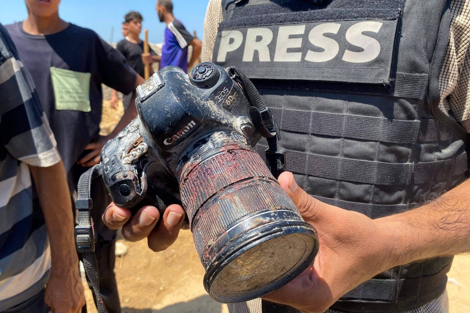 Relatório revela 467 violações dos direitos de jornalistas palestinos por forças de Israel em seis meses