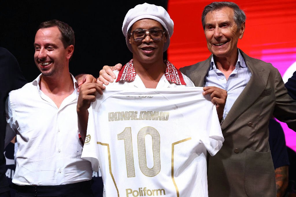 Ronaldinho impulsiona o sonho do Ravenna de alcançar a primeira divisão italiana