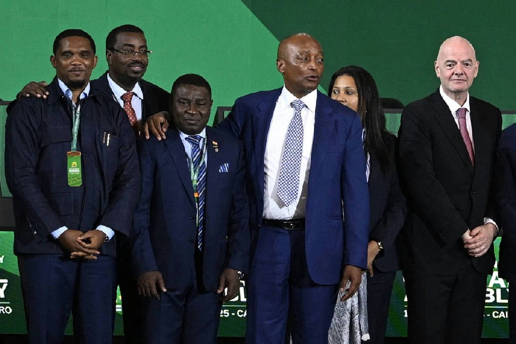 Samuel Eto'o defende Gianni Infantino em meio a polêmicas na Fifa