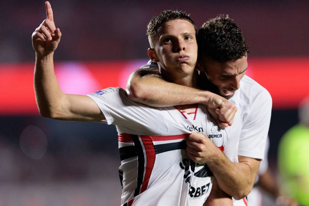 São Paulo conquista vitória sobre o Bragantino e encerra jejum de 126 dias no Brasileiro
