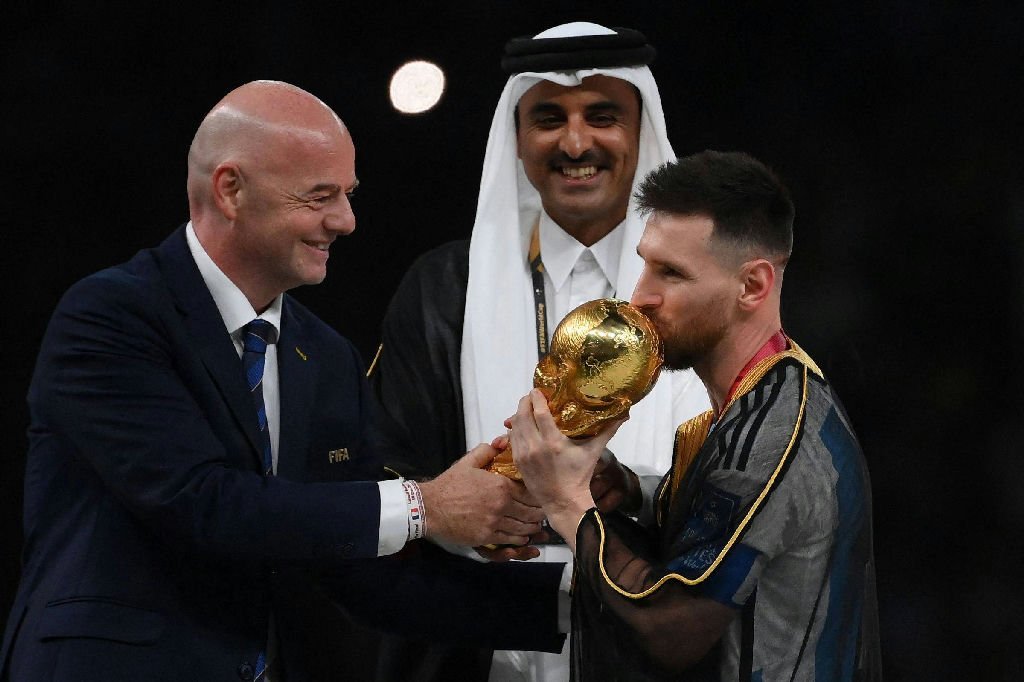 Seis federações árabes, incluindo Qatar e Marrocos, manifestam apoio a Infantino