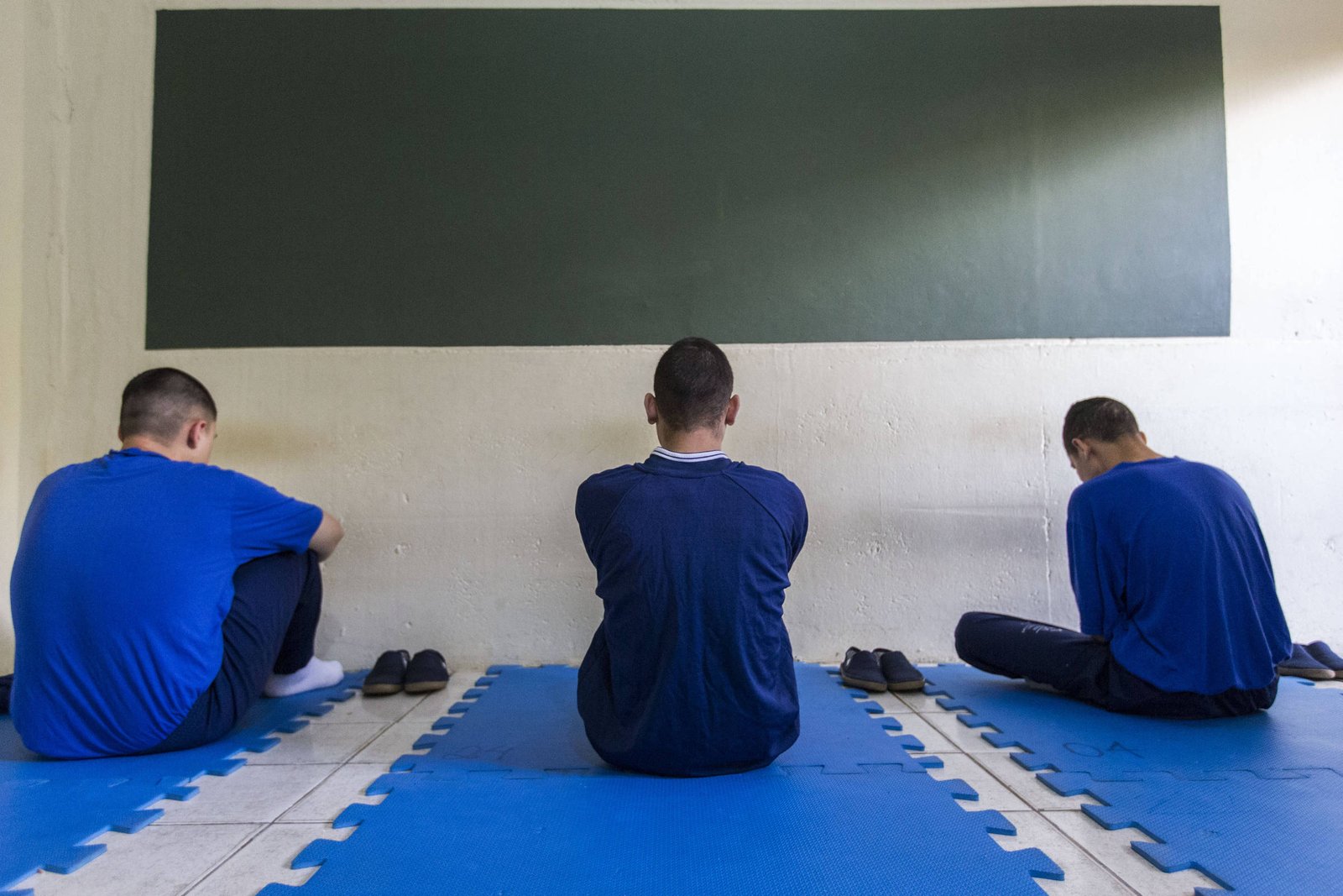 Suécia aprova redução da maioridade penal para 14 anos