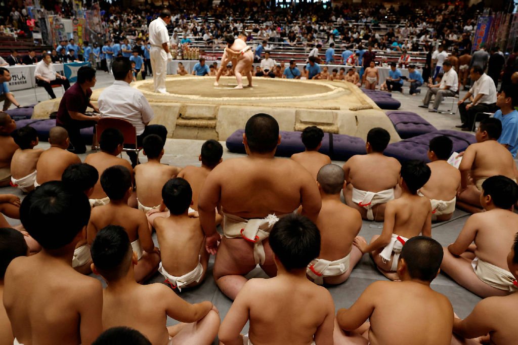 Sumô implementa novas medidas para enfrentar o calor intenso do verão japonês