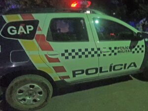 Suspeito de roubo a farmácia é preso após ameaçar funcionária com faca em Cuiabá
