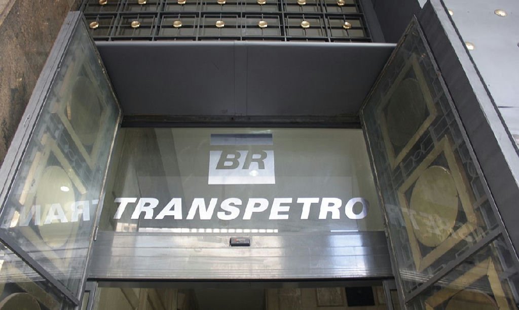 Transpetro lança concurso público com salários de até R$ 15 mil