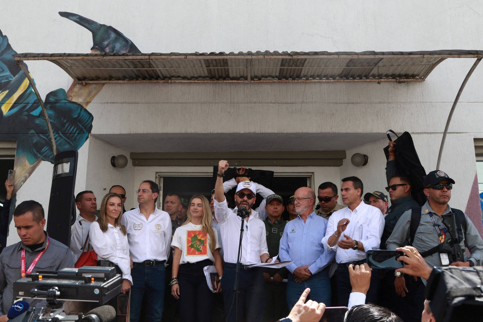 Tremor na Colômbia revela desafios do governo Espriella em sua primeira semana