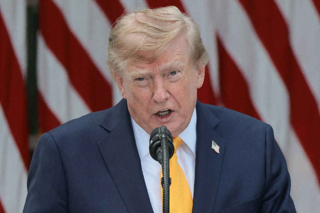 Trump afirma que é hora de ensinar Canadá após fracasso nas negociações comerciais