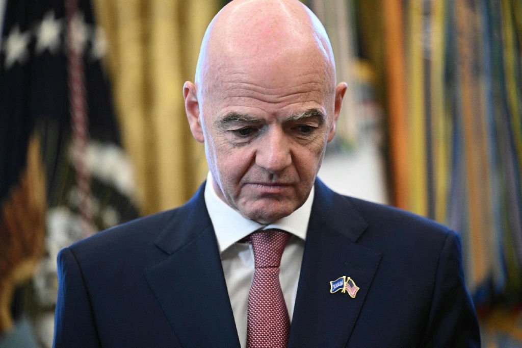 Uefa critica Gianni Infantino após Fifa desistir de investimento privado