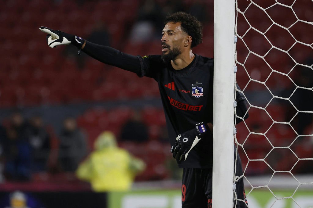 Vozinha faz sua estreia no Colo-colo com vitória convincente