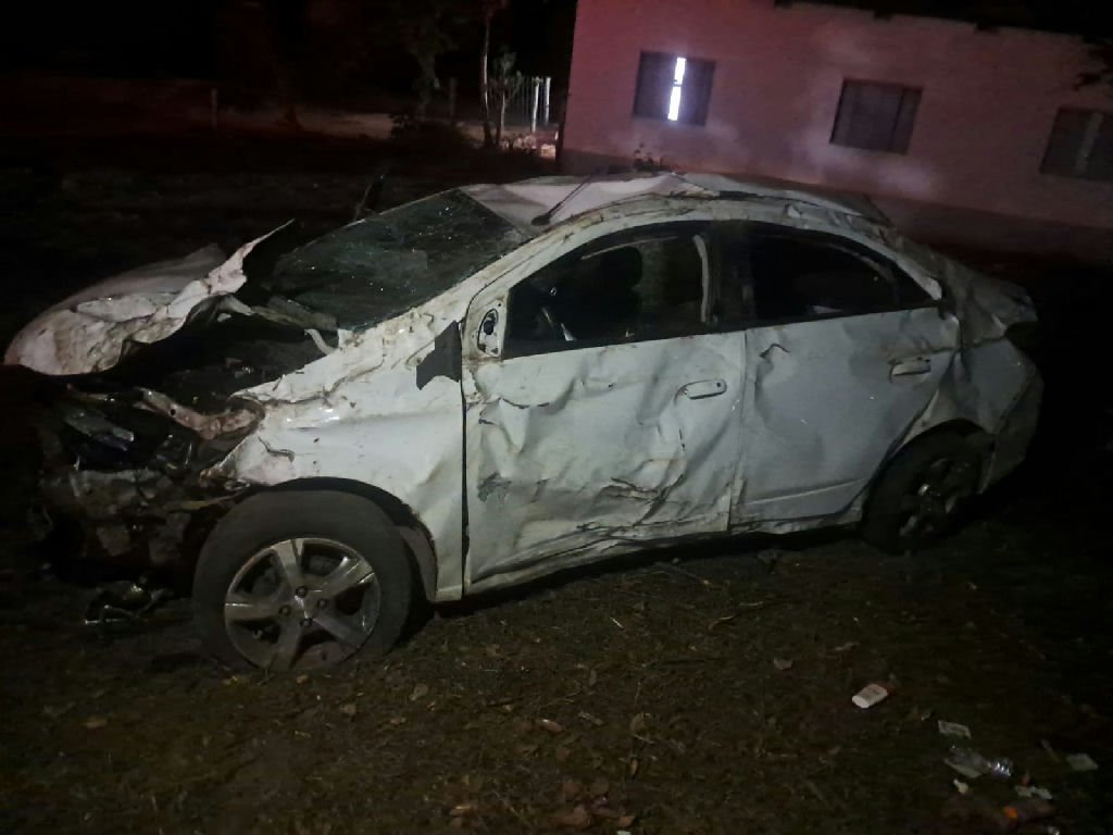 Acidente na Br-070 deixa família ferida após desvio de capivara