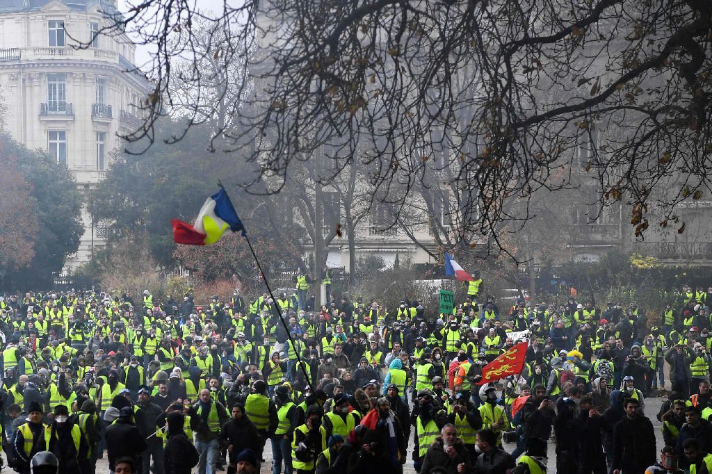 Alta dos combustíveis provoca receios de revolta social na França