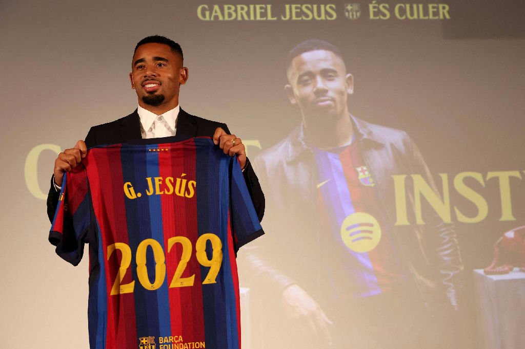Barcelona fecha contratação do atacante brasileiro Gabriel Jesus até 2029
