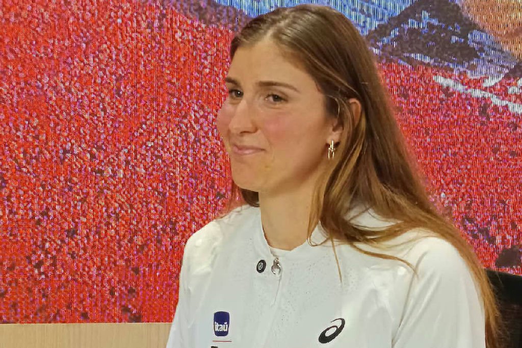 Bia Haddad anuncia cirurgia no ombro e retorno aos jogos apenas em fevereiro de 2027
