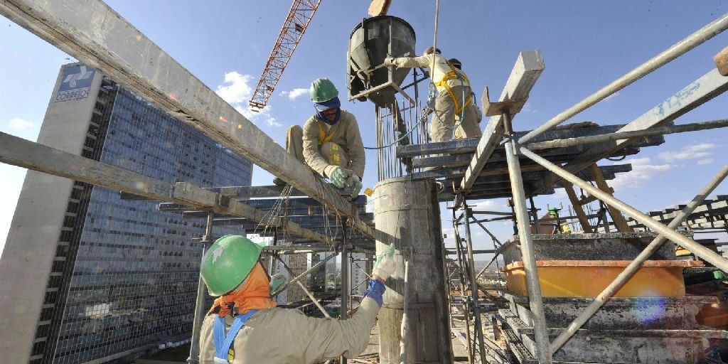 Brasil registra criação de 165,8 mil empregos formais em agosto, segundo Caged