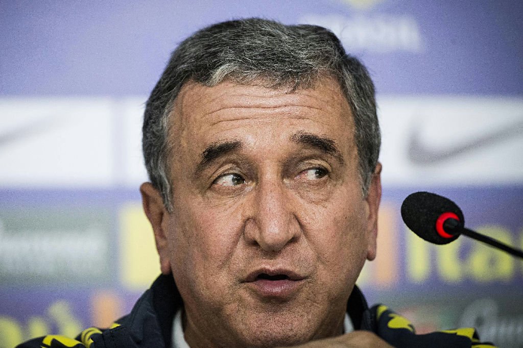 Carlos Alberto Parreira recebe alta após quase três meses internado