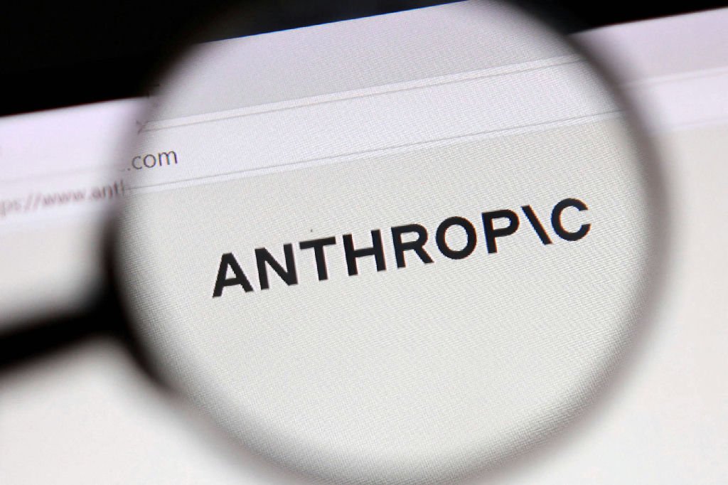 Casos alarmantes: Anthropic revela uso de Claude em armas, espionagem e fraudes